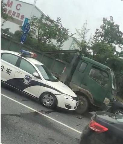 2016年3月24日(大貨車和交警發(fā)生了矛盾)