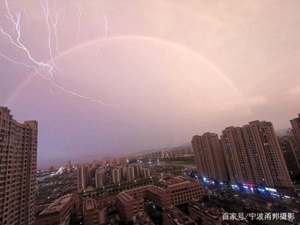 七月七日天氣(是晴空萬里還是雷雨交加)