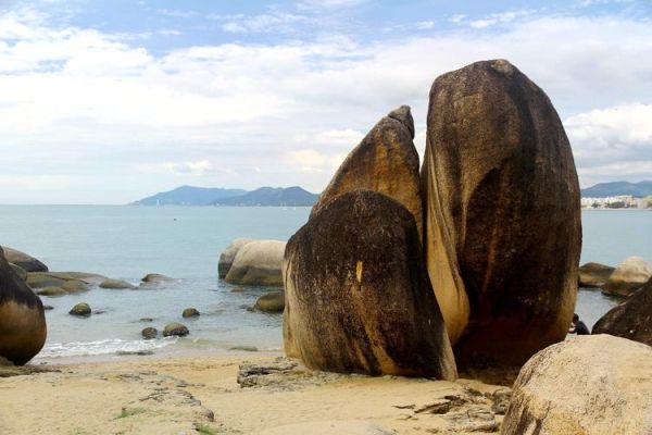 海南島旅游景點(你想先去天涯海角看看海還是去熱帶天堂森林公園走走)